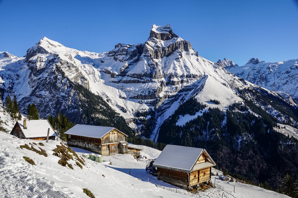 Traditional Alpine Chalets & Pristine Peaks in Val d'Isère